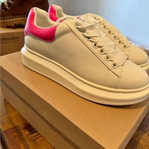 Steve maddes Women's Cream and Pink Sneakers